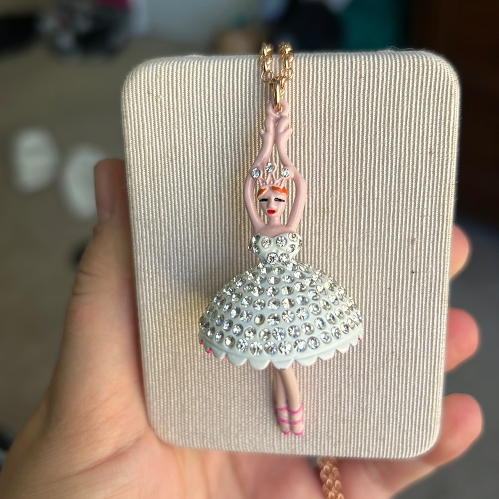 BETSEY JOHNSON BALLERINA ROSE DANCER LONG PENDANT NECKLACE